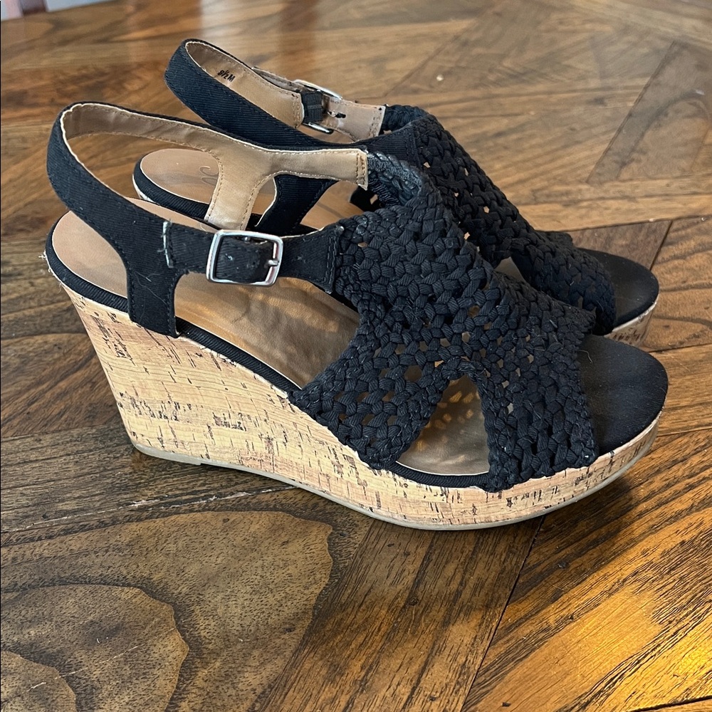 SO Women's Taffy Wedge Peep Toe Sandals, Black, 4” Heel, Side Buckle, Size 8.5